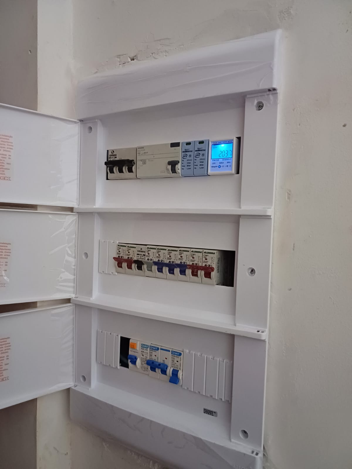 Quadro de Distribuição (QDC) com DPS — QDC e proteção | FW Elétrica